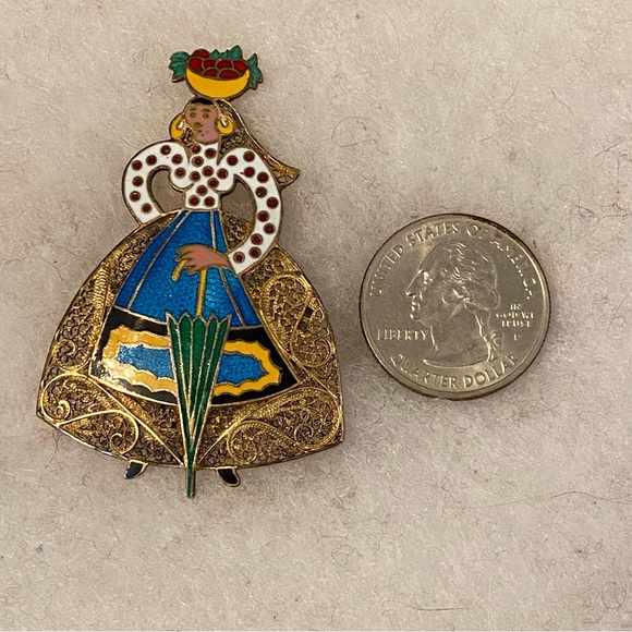 TOPAZIO PORTUGAL BROOCH VINTAGE ENAMEL FILIGREE LADY BRASS BLUE - Picture 2 of 6